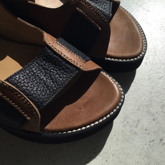 STUART WEITZMAN| Rugged Leather Sport Sandal - Picture 12 of 12